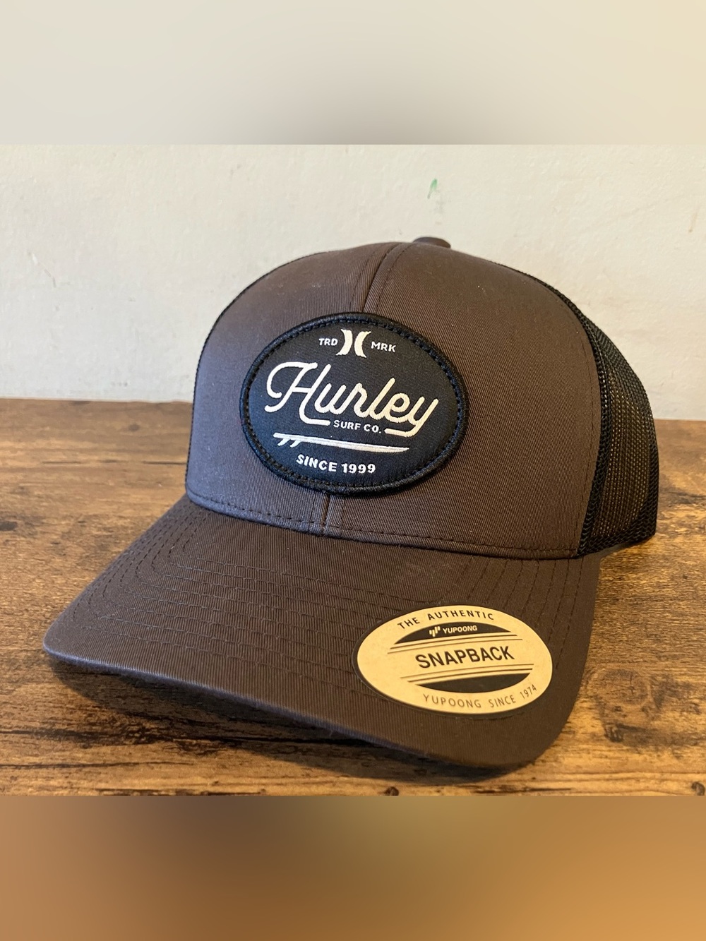 Hurley trucker snap back
